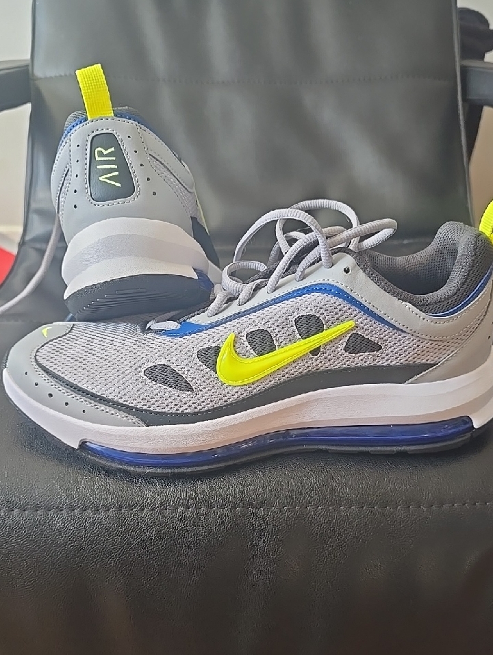 Nike Kids Gray & Volt Air-Visible Cushion Sneakers
